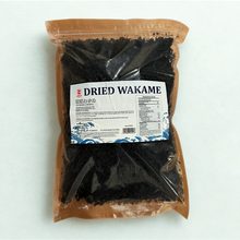 Dried wakame sushi items