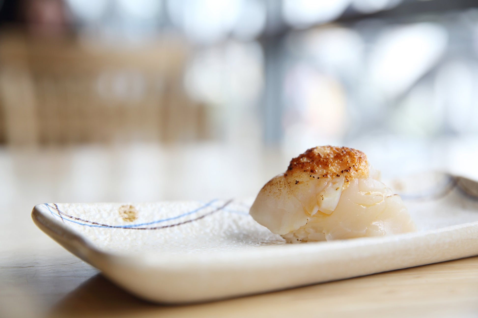 hotate scallop nigiri